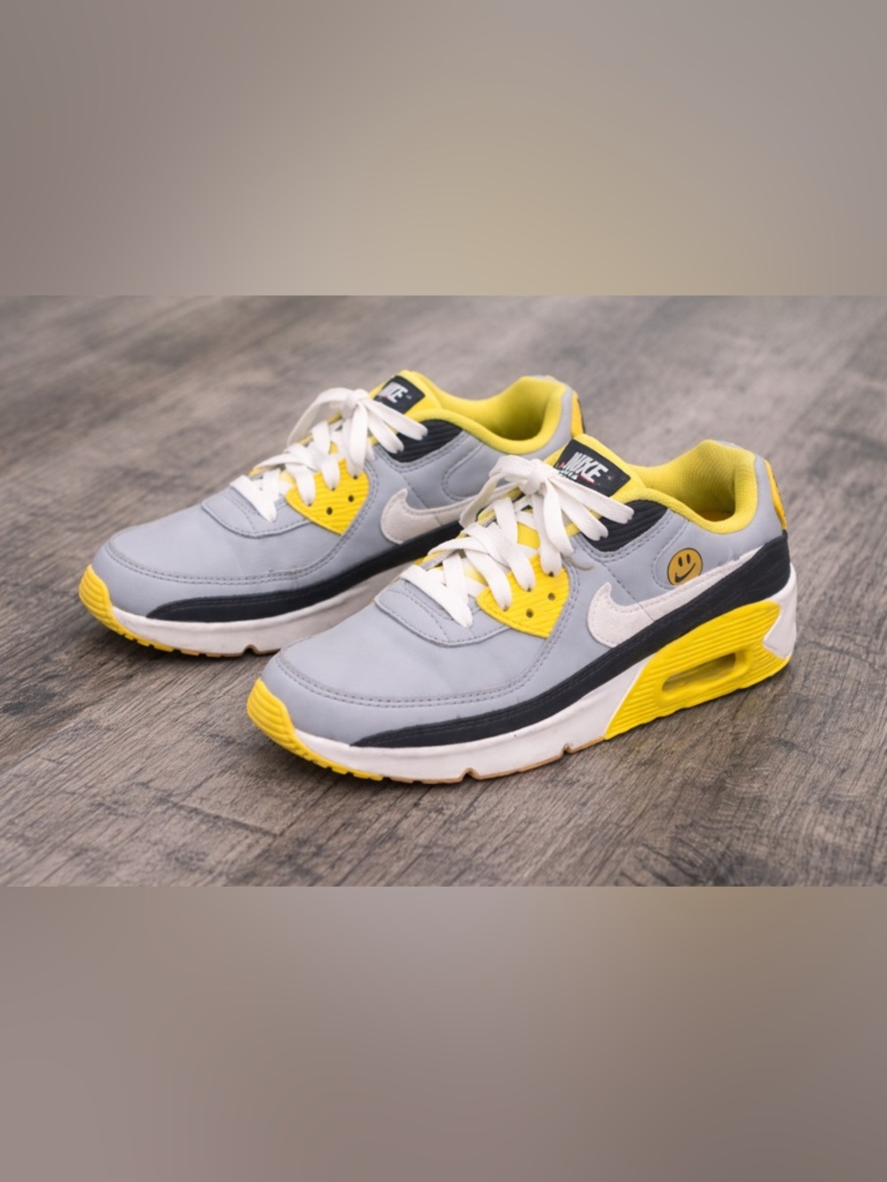 Nike Air Max 90 LTR GS “Go The Extra Smile” Size 5Y Grey Yellow Strike